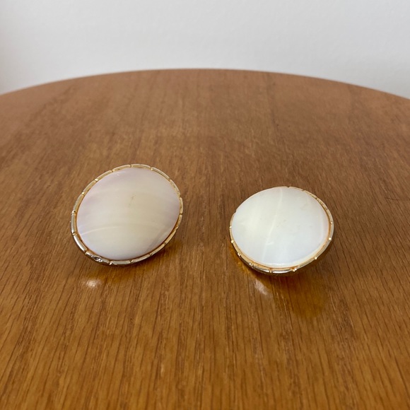 ✨Add On✨ Vintage Clip on Pearl Gold Earrings
